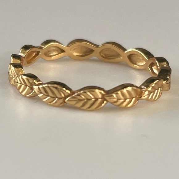 24k Gold Vermeil Leaf Ring - Picture 4 of 8